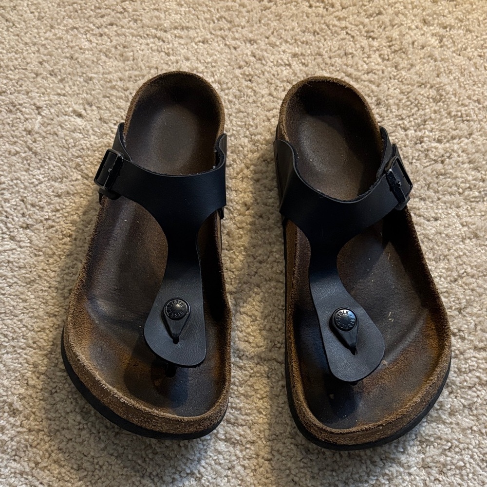 Birkenstock Gizeh Leather Sandals
